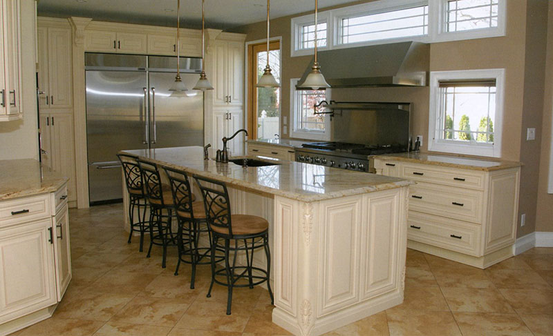 J K Cabinetry Creme Maple Glazed Cabinets Image Proview