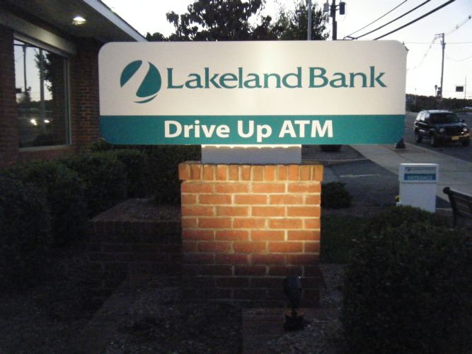 Lakeland Bank Photo 3