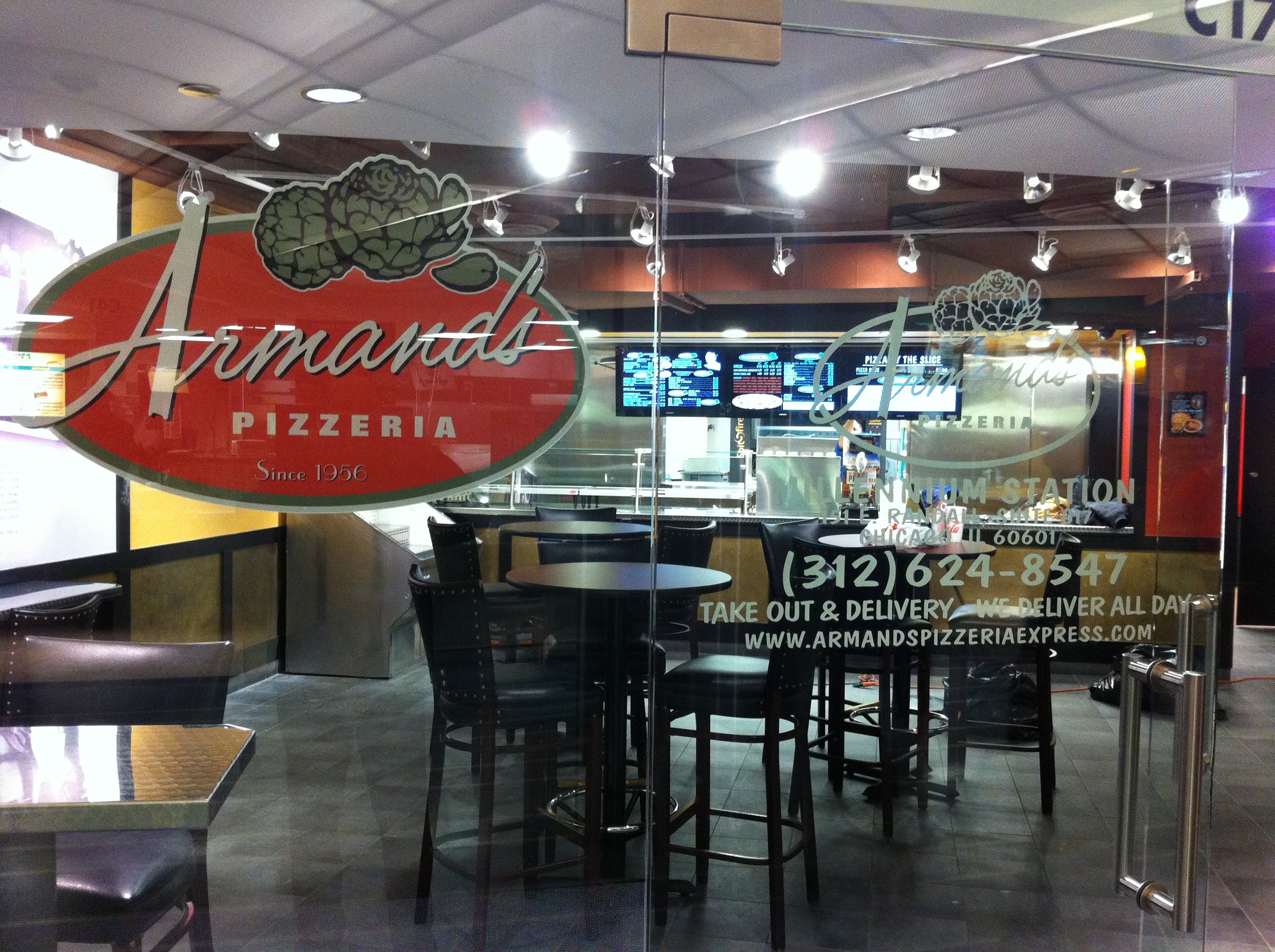 Armands Pizzeria - Chicago, IL Millenium Station