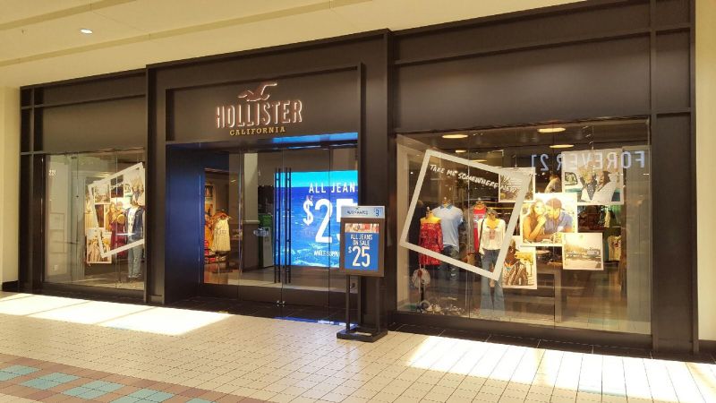 hollister in downey